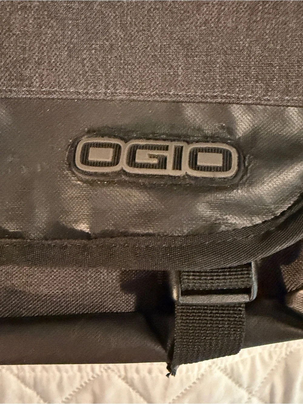 Ogio Slalom Black Messenger Bag
